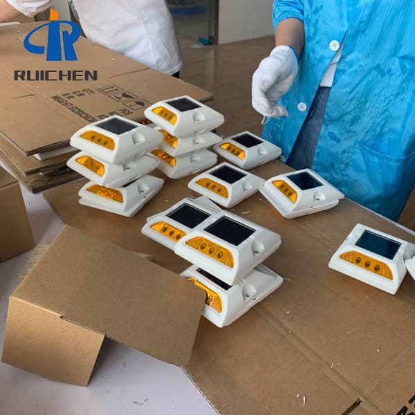 <h3>Half Round Solar Powered Road Studs For Truck In UAE-RUICHEN </h3>
